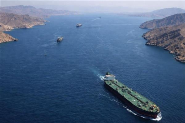 İran parlamentosu, Hürmüz Boğazı'ndan geçen gemilerden ücret alınmasını onayladı