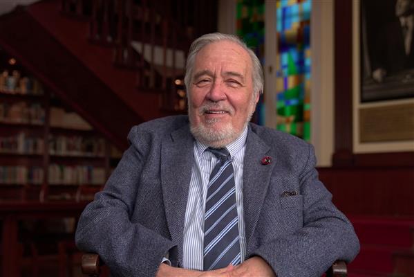 Ailesi İlber Ortaylı'nın sosyal medya hesaplarının aktif kalacağını duyurdu