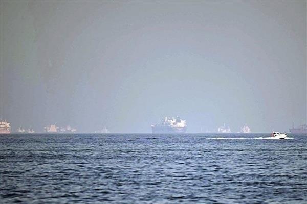 Hürmüz Boğazı'nda 14 Türk gemisi bekliyor, insani problemleri yok