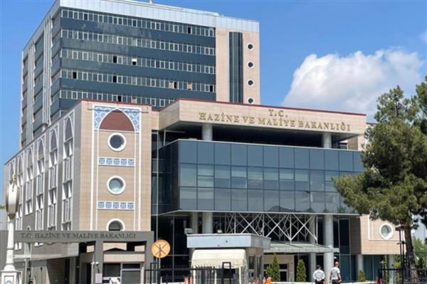 Hazineden hizmet ihracatının lider sektörü turizme önemli destek