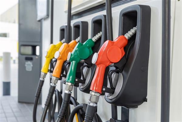 Orta Doğu'da tırmanan gerilimle beraber motorine salı günü büyük zam bekleniyor