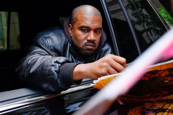 Kanye West'in İngiltere'ye girişi engellendi, Wireless Festivali de iptal edildi