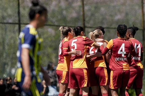 Erkeklerden sonra kadınlarda da, Galatasaray Gain, Fenerbahçe arsaVev'i 3-2 mağlup etti