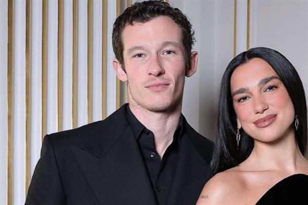 İtalyan basınının iddiasına göre, Dua Lipa ve Callum Turner eylül ayında Palermo'da görkemli bir düğüne hazırlanıyor