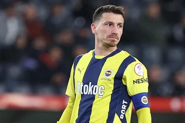 Fenerbahçeli futbolcu Mert Hakan Yandaş'a bahis nedeniyle 12 ay hak mahrumiyeti cezası