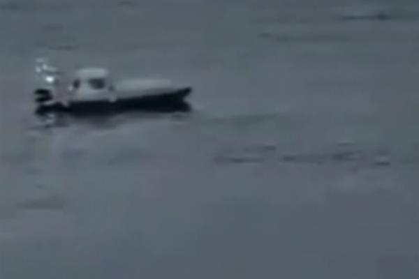 Ege Denizi'nde 8 Türk mürettebatın da bulunduğu kargo gemisi battı