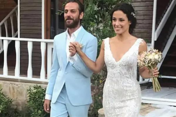 Erkan Kolçak Köstendil ile Cansu Tosun'un 8 yıllık evliliği tek celsede sona erdi