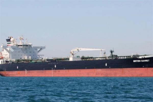 Macron, Fransız donanmasının, Rus petrol tankerine müdahale ettiğini açıkladı