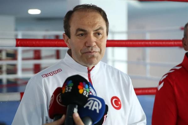 Mustafa Genç 23 yıl sonra ringe çıktı 50 yaşında altın madalya kazandı
