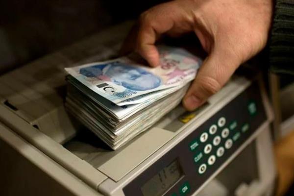 Sıkı para politikası ve ekonomik belirsizlikler batık kredi satışlarını tarihi zirveye taşıdı