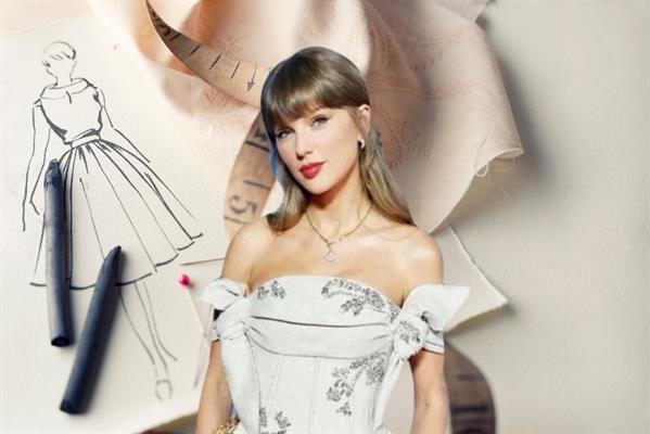 Taylor Swift'i galada Türk modacı Erdem Moralıoğlu giydirdi