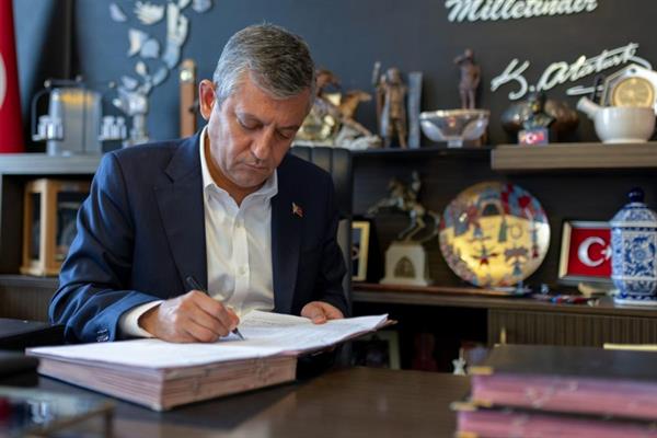Özgür Özel'in partisi ve logosu belli oldu