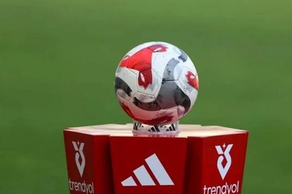 Süper Lig'de yeni sezon bugün başlıyor; Salah, Lukaku, Greenwood, Trossard ve Vlahovic'li yıldızlar geçidi