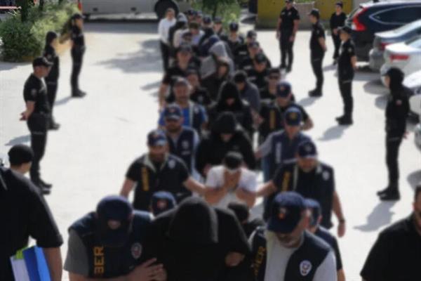 "İnternet altyapısı değişikliği" bahanesiyle 801 kişiyi 116 milyon lira dolandırdıkları iddia edilen 90 şüpheli yakalandı