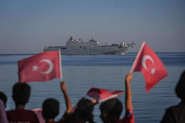 Türk donanmasının seçkin platformları 'TEKNOFEST Mavi Vatan' öncesi Yalova'da selamlama geçişi yaptı