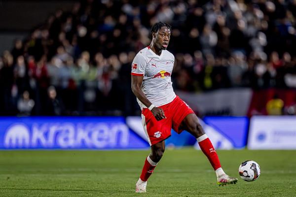 Galatasaray savunmaya takviye peşinde, Leipzig'in 21 yaşındaki stoperi El Chadaille Bitshiabu gündemde