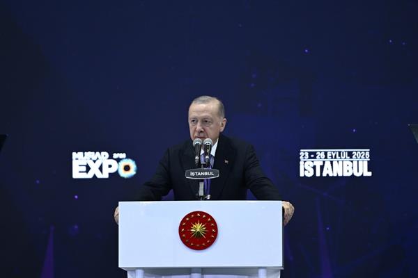 Cumhurbaşkanı Erdoğan, 'Küresel ekonominin şoklarla boğuştuğu bu dönemde Türkiye'yi büyüme ve istikrar rotasında tutmayı başardık' dedi
